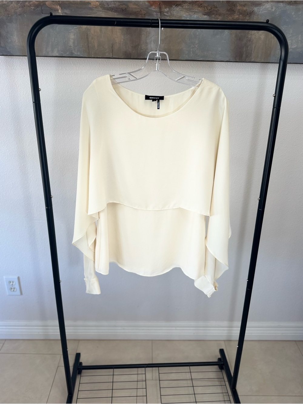 DKNY Cream Layered Cape ovelay Top Sz M Beach-Vacation Night-Out Quiet-Luxury